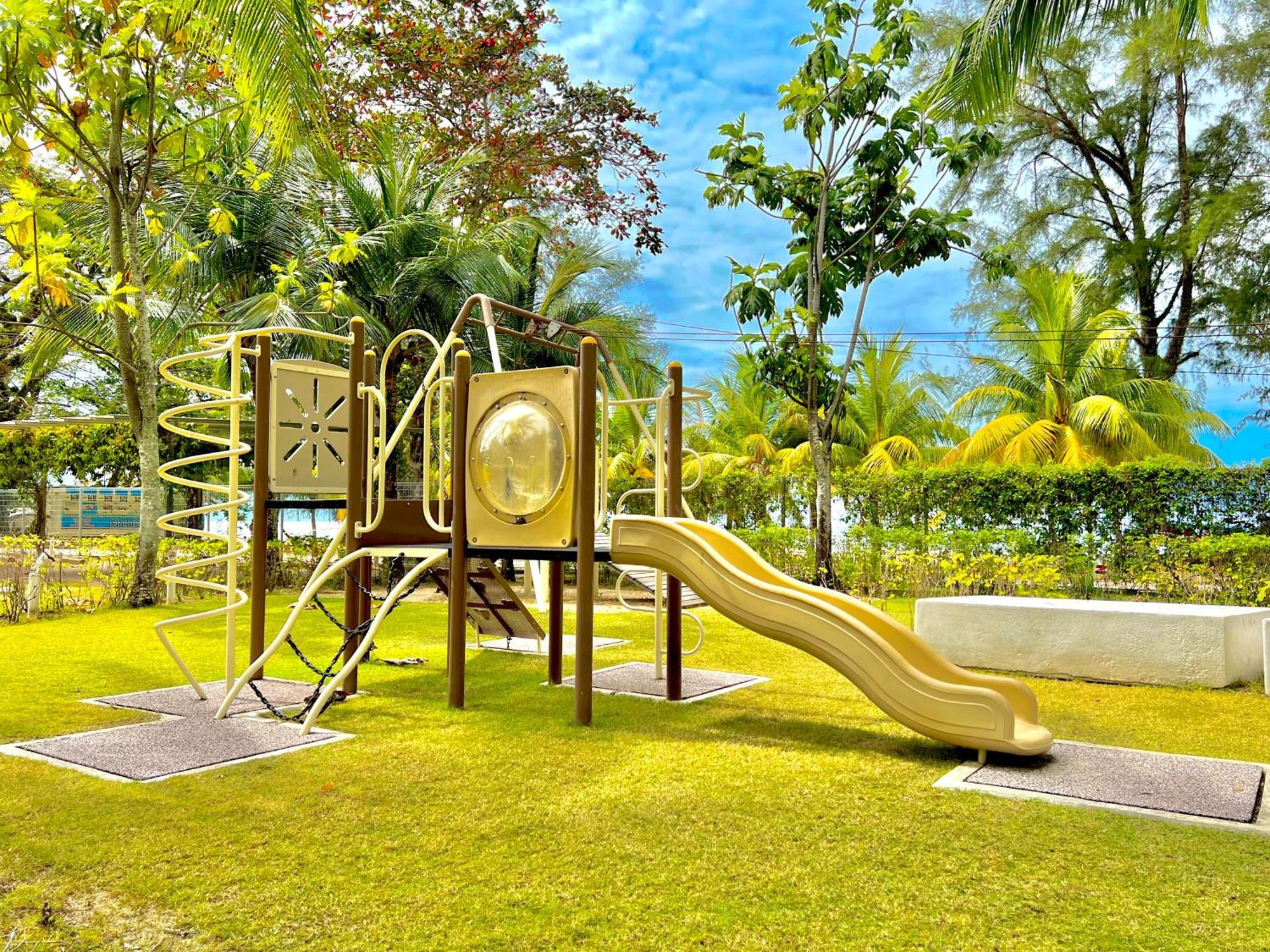 バツーフェリンギビーチBy The Sea, Penangアパートメント エクステリア 写真
